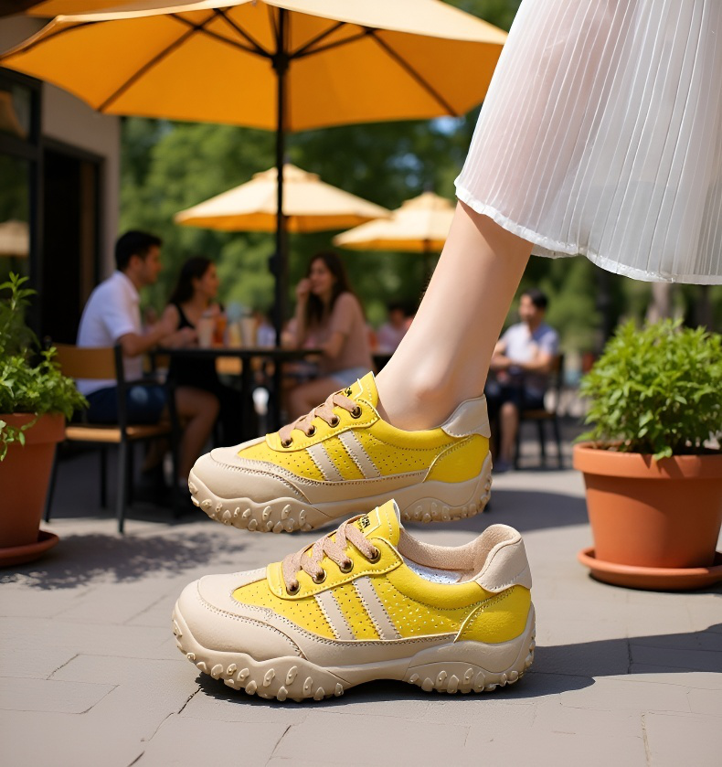 키높이 효과가 뛰어난 캐주얼 신발 뒷모습