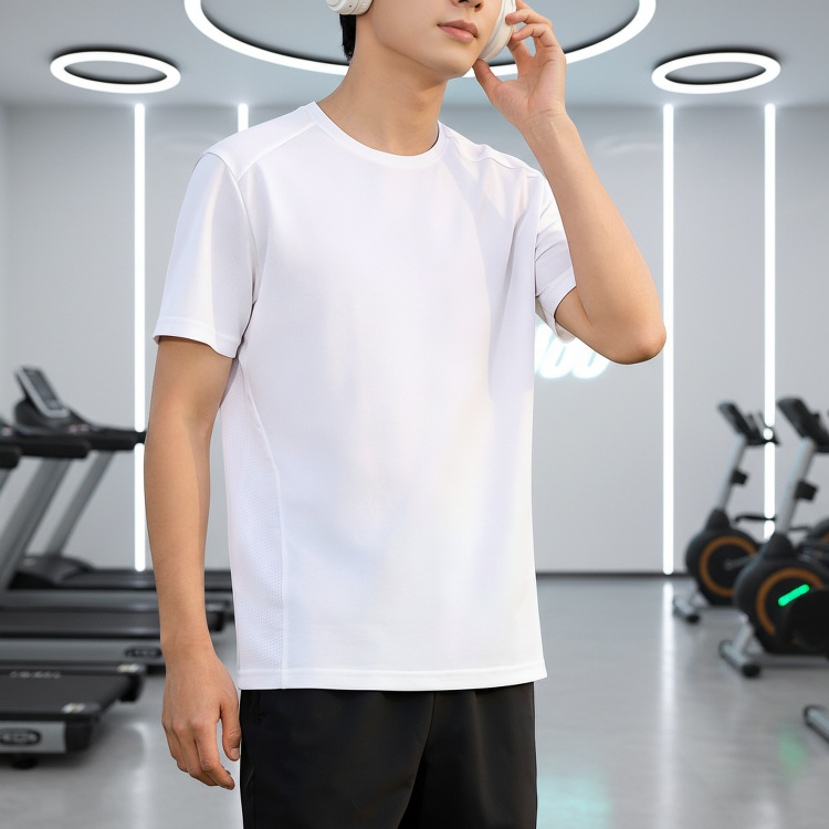 여러 컬러의 남성 반팔 티셔츠 모음