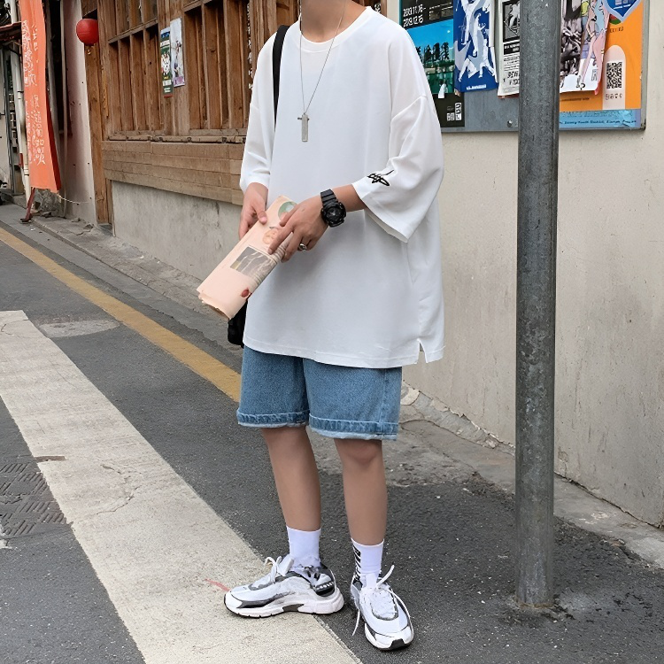 トレンディなゆったりフィットメンズトップス