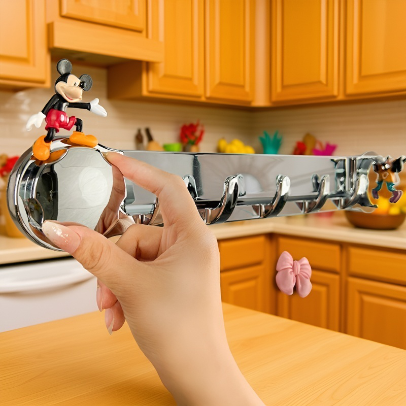 손쉬운 설치가 가능한 욕실 흡착 후크