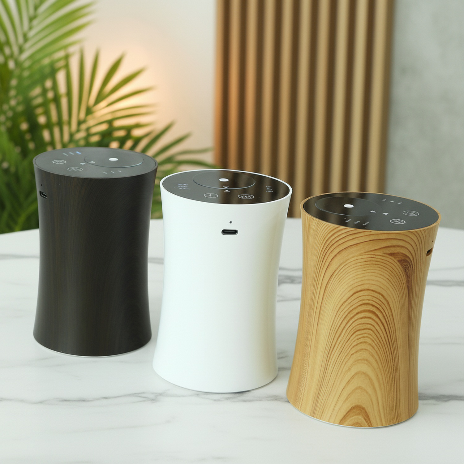 Holzdesign Aroma Diffusor auf dem Tisch