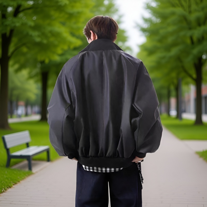 アメリカンスタイルのブラウンのモーターサイクルレザージャケット、暖かくて軽量なメンズアビエイターコート、ゆったりとしたスタンドカラーのベースボールジャケット、秋冬メンズウェア。