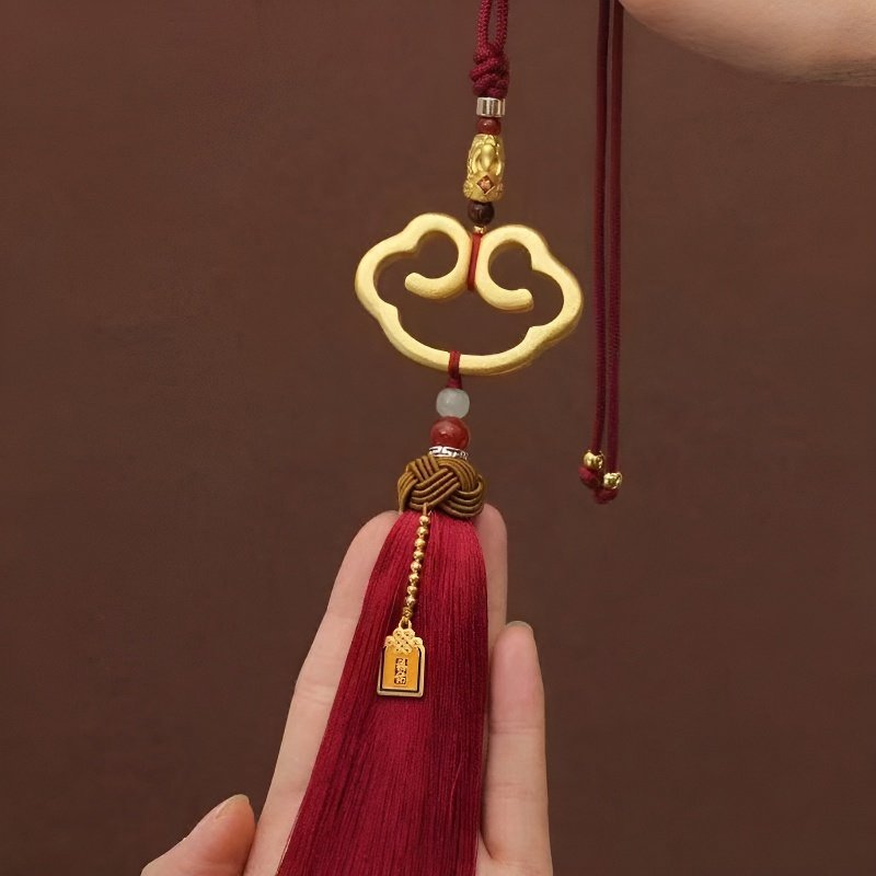 금도금된 길상 구름과 여의도 문양이 새겨진 자동차 펜던트