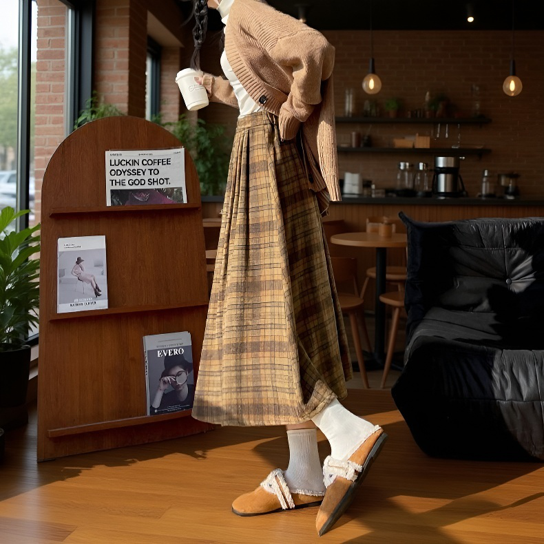 우산 스커트 디자인의 미디 스커트 전신 사진