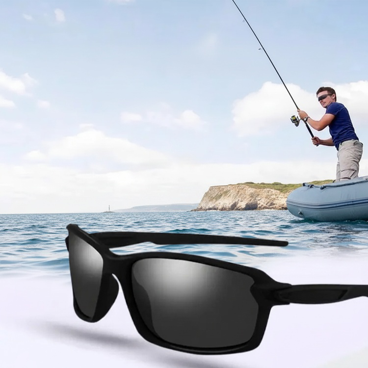 Polarized iridescent sunglasses with reflective lenses
