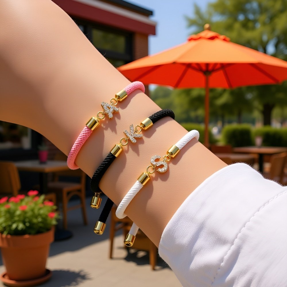 Náramek s písmenem a diamanty, ručně pletený, 26 písmen