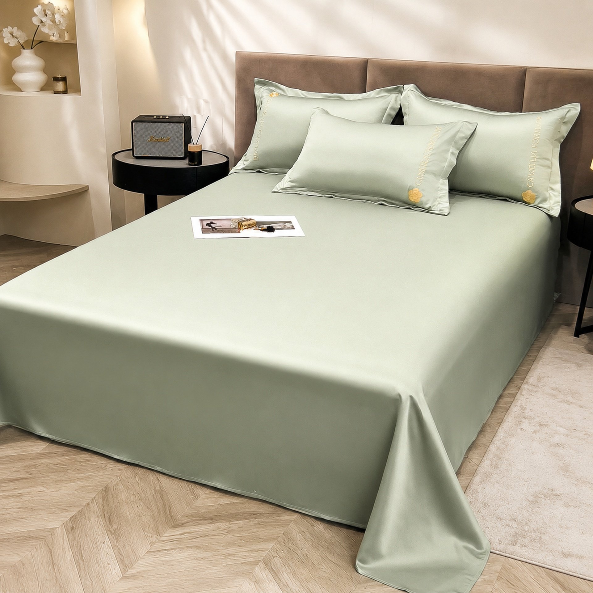 Elegant bedroom with cool bedspread set