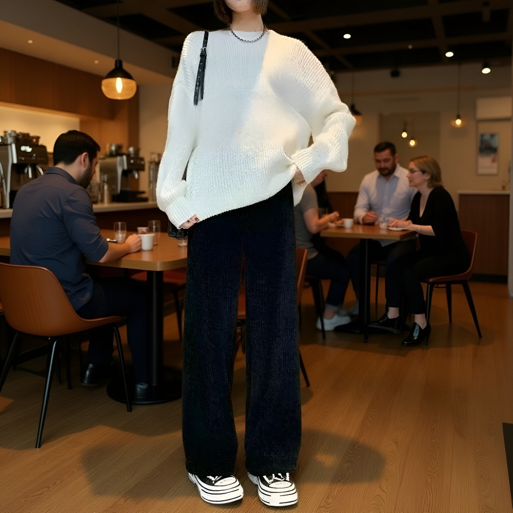 秋と冬の女性用のクリーム色のワイドレッグパンツに、ベルベットと厚みのあるハイウエストのルーズパンツで着痩せ効果があり、汎用性の高いドレープ性のカジュアルストレートパンツです。