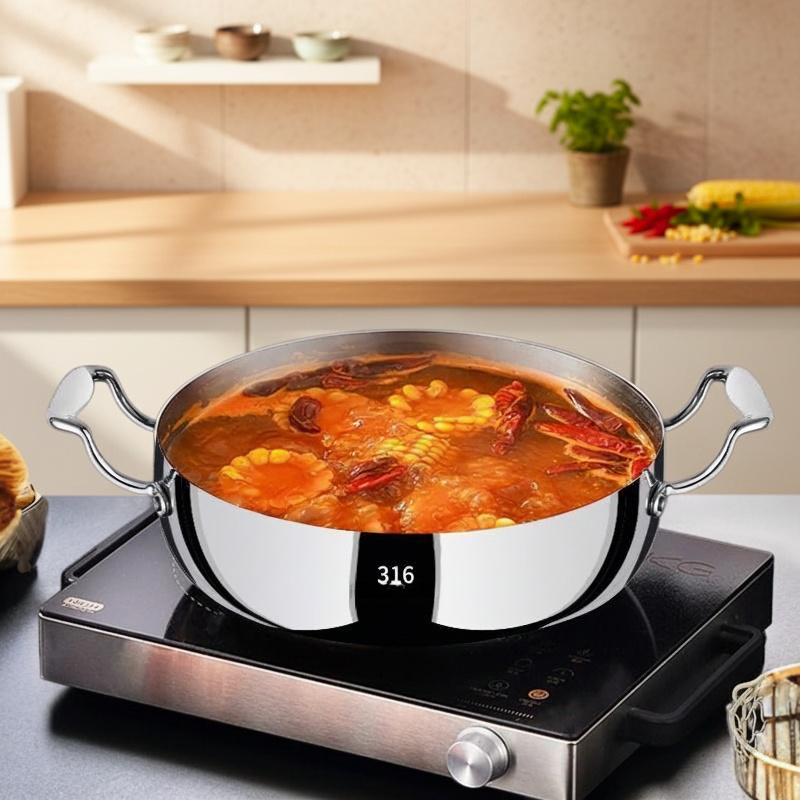Versatile cooking pot for soups and stews