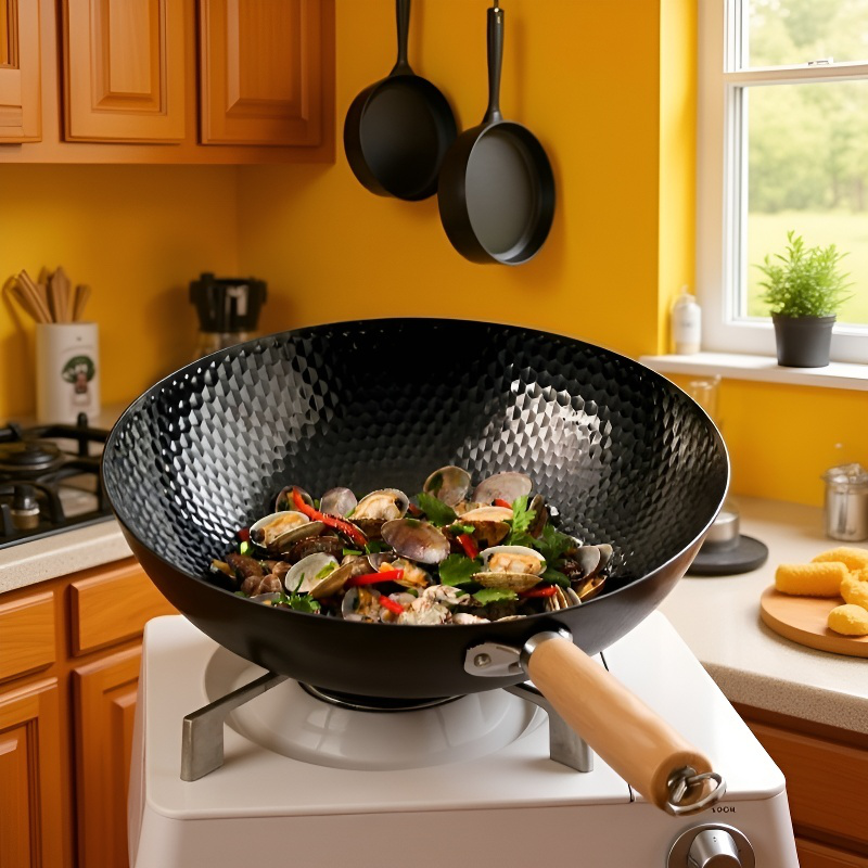 Detalle del mango ergonómico de la sartén