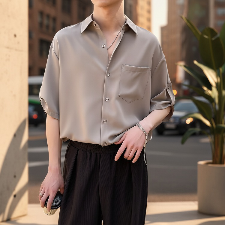 루즈핏 반팔 셔츠 측면 실루엣