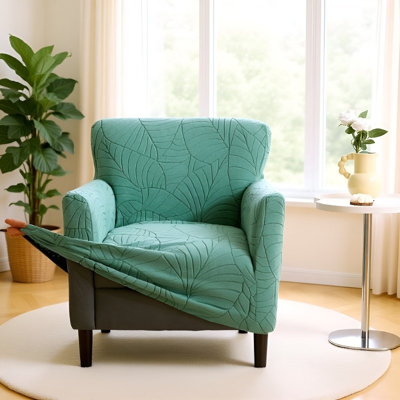 Housse de canapé pour fauteuil individuel dans salon moderne