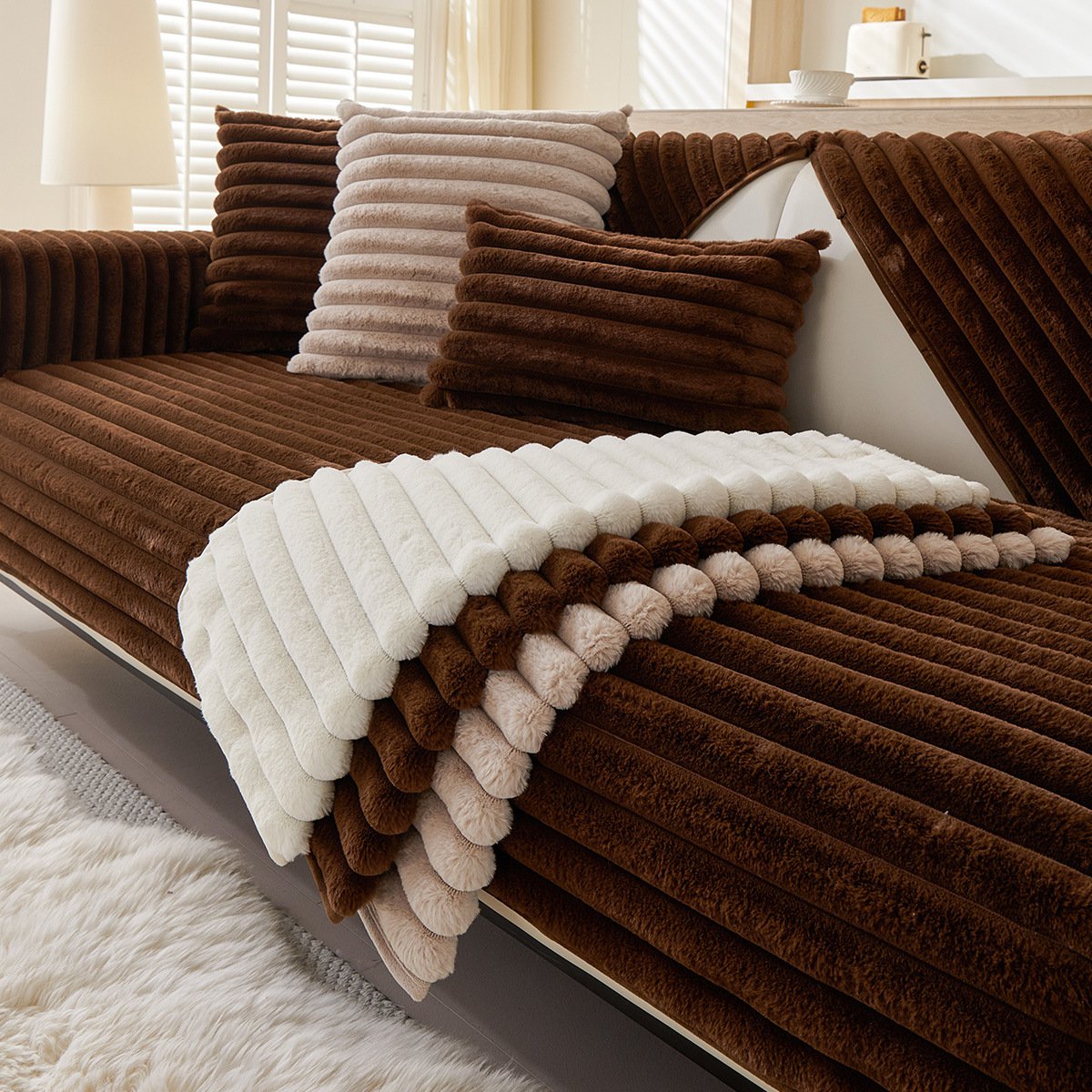 고급스러운 소파 쿠션, 가벼움과 먼지 없음