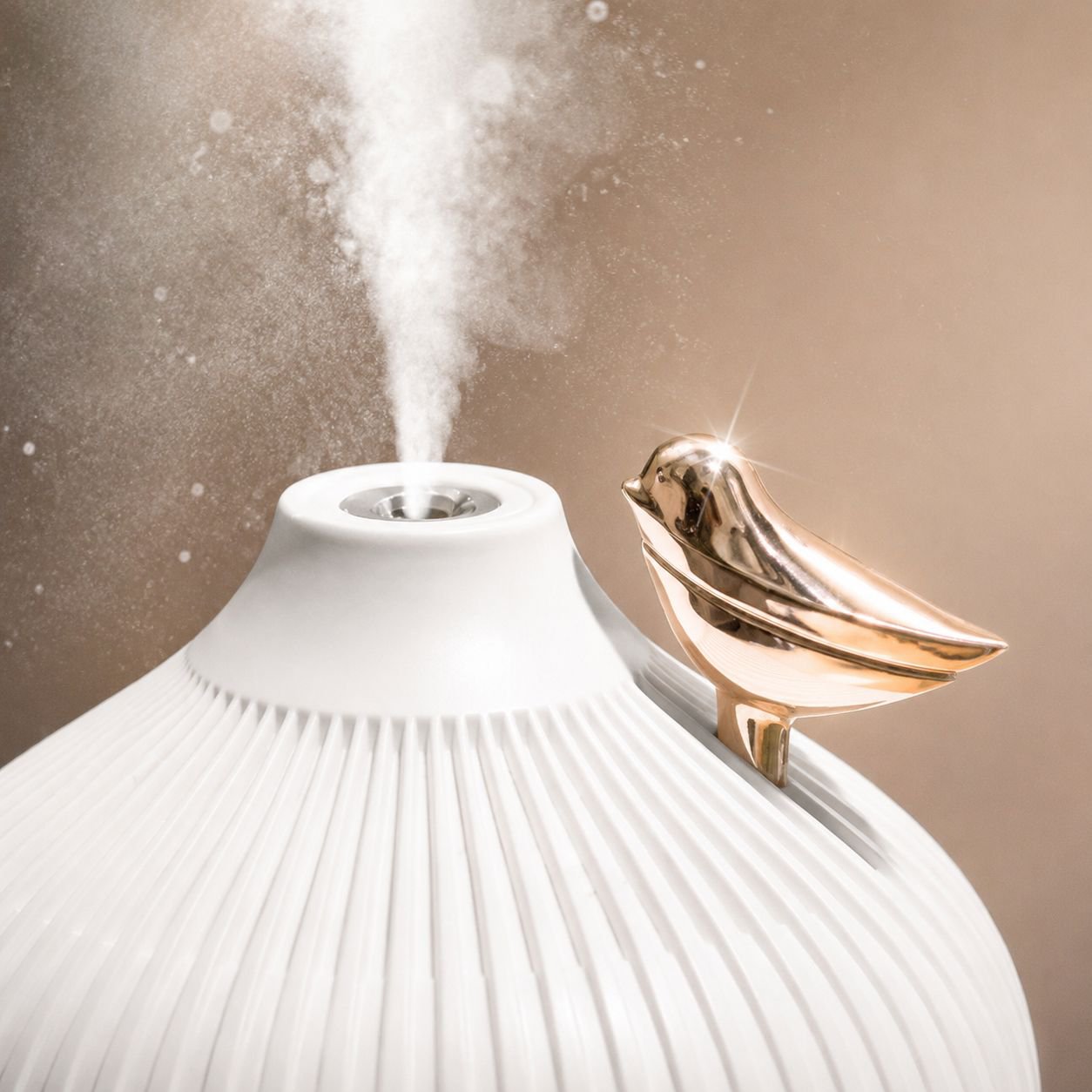 Onion shape silent humidifier with warm light