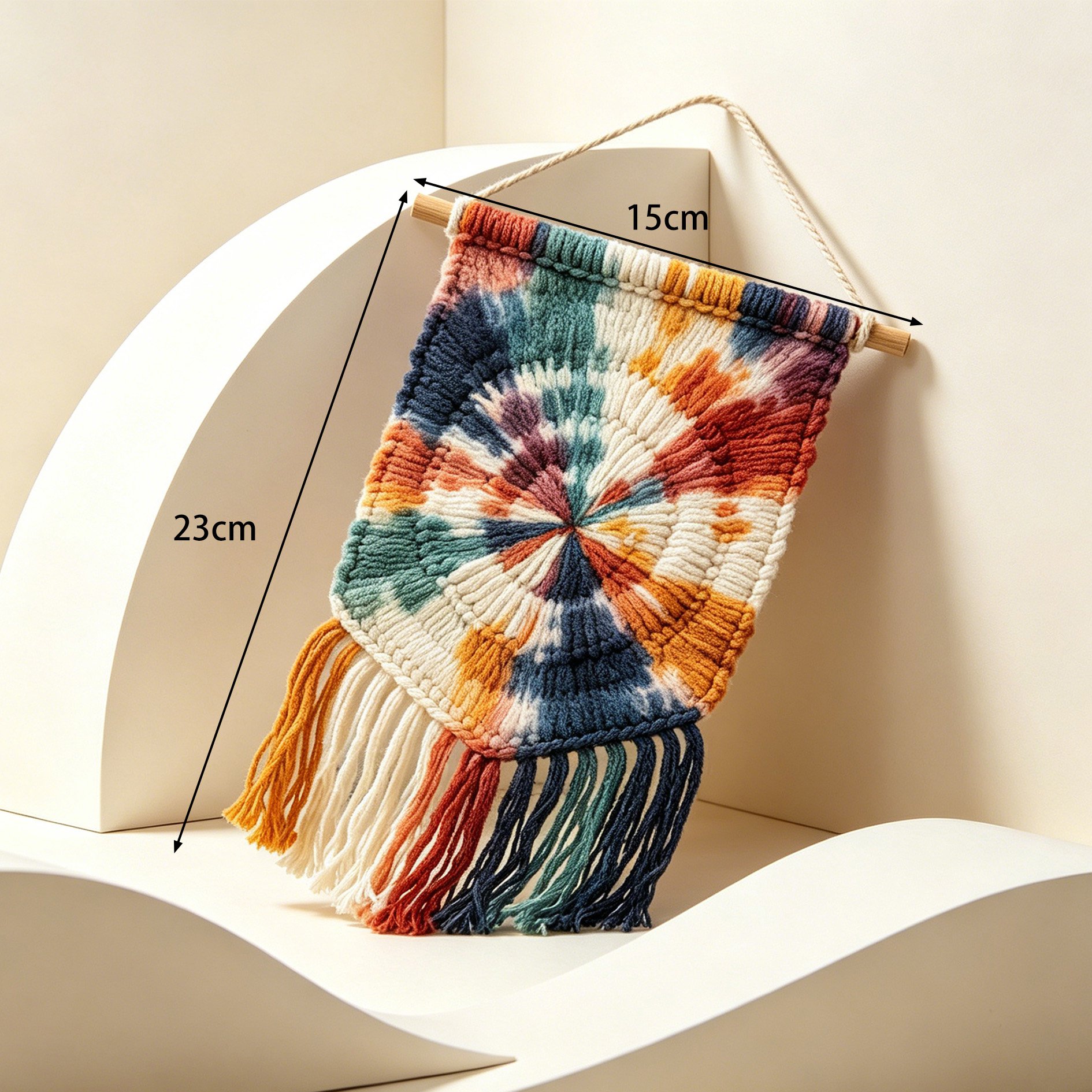 Pendentif fantaisie porté avec une robe