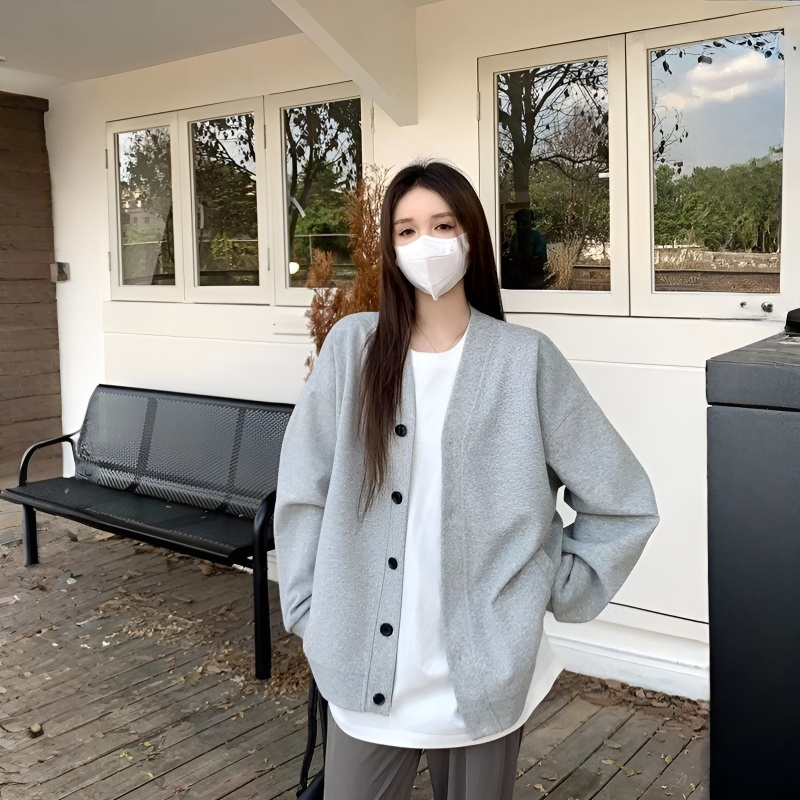 三色展開のゆったりレディースカーディガン着用イメージ