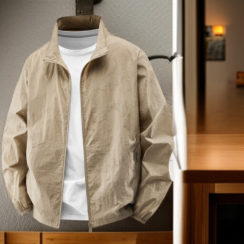 여름 남자 자외선 차단 아이스 재킷 착용 이미지