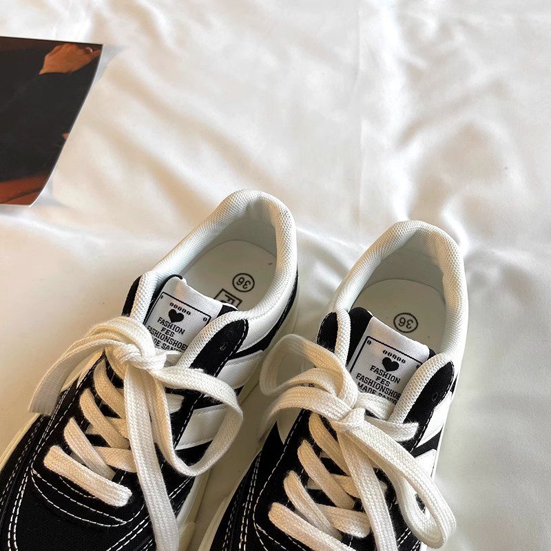 新作ニッチデザインのカジュアルボードシューズ側面写真