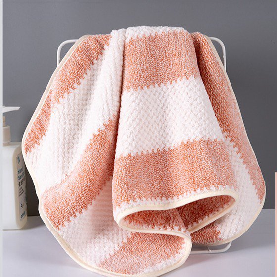 Cute Pineapple-shaped Towel