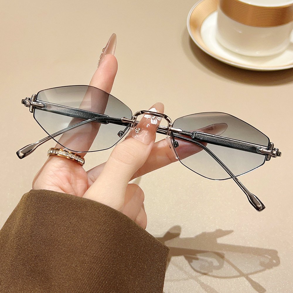 Frameless Fashion Rhombus Sunglasses