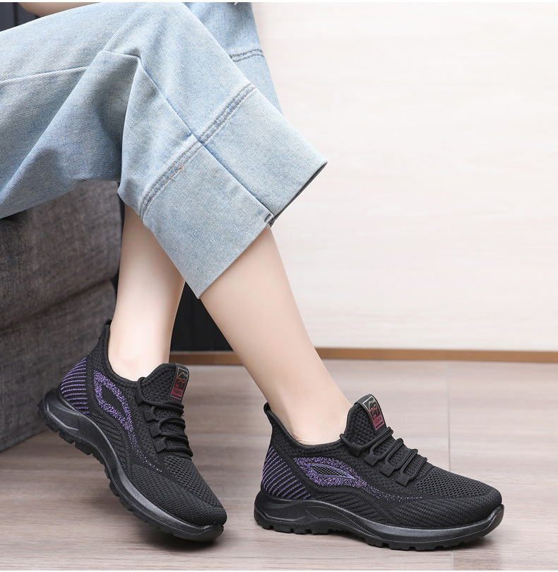 おしゃれな春色レディースカジュアルシューズコーディネート例