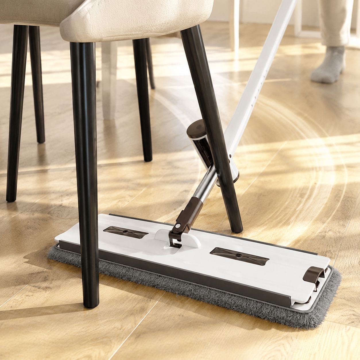 Innovative mop for hygienic and germ-free cleaning