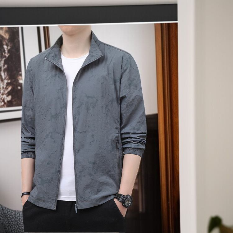 가벼운 남성 낚시복 아이스 재킷 야외 활동 모습