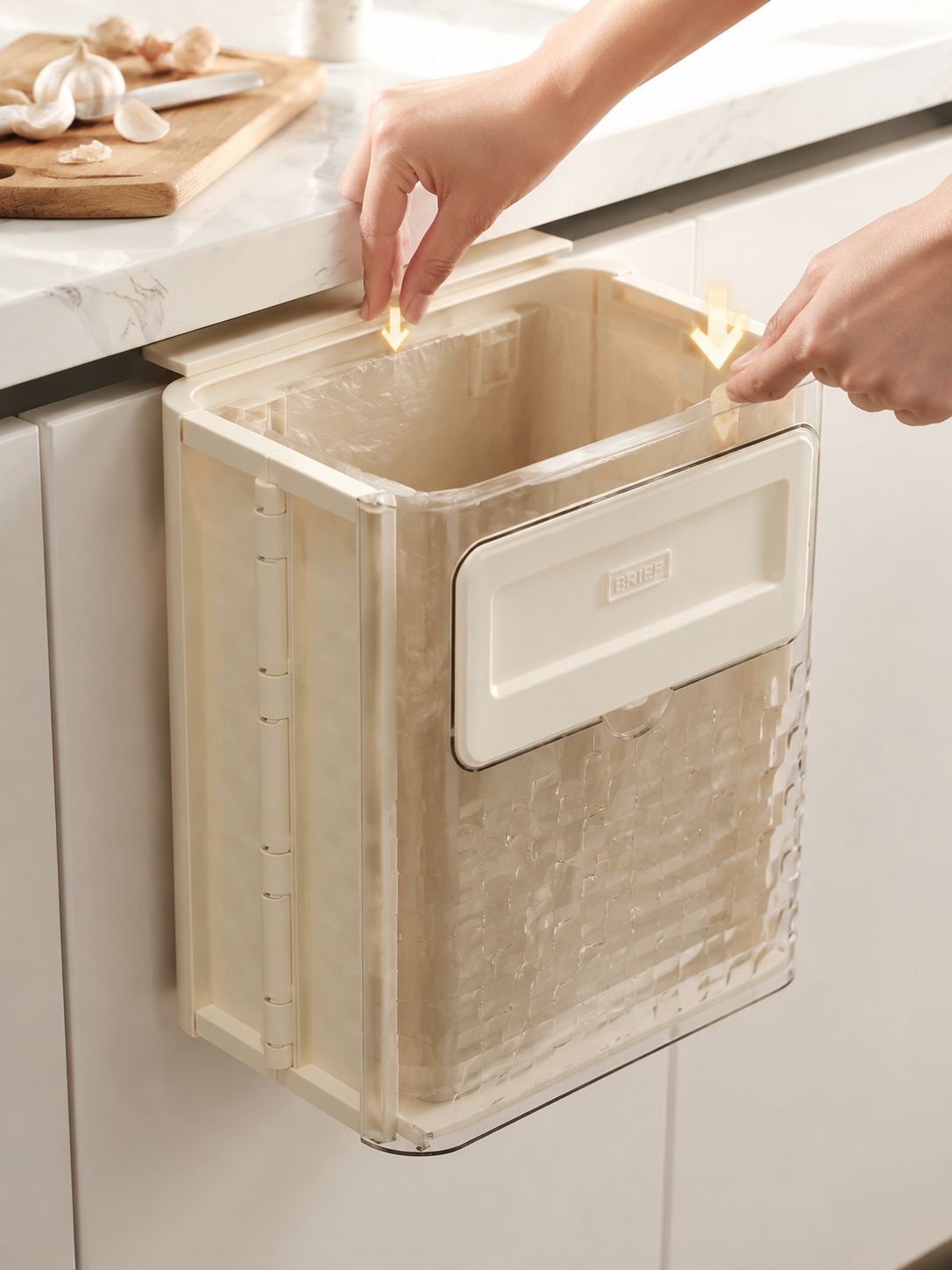 Foldable garbage can for modern kitchens