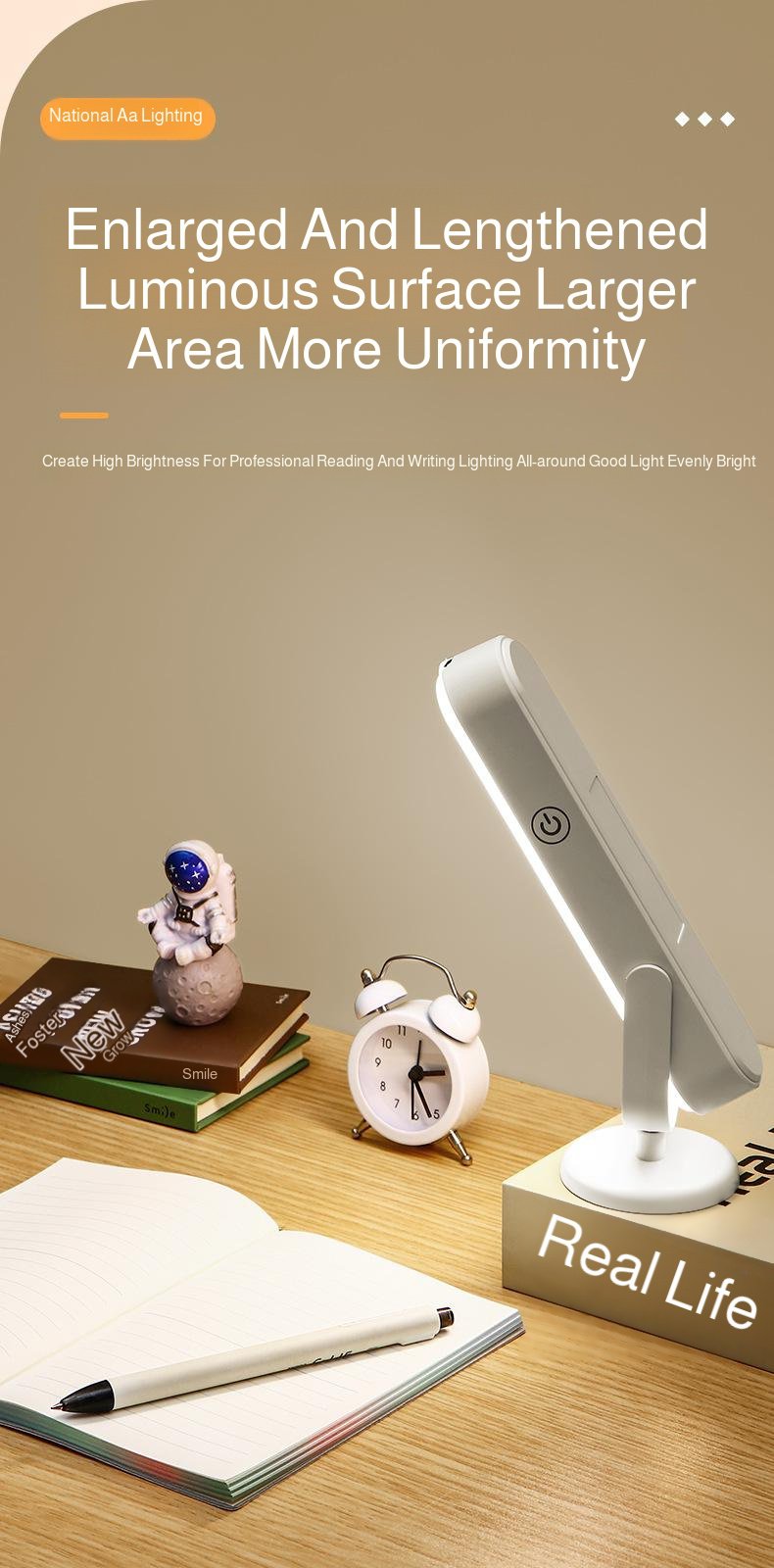 Estudiante usando lámpara LED recargable para leer