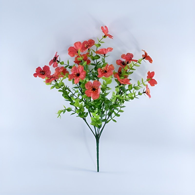 ダイニングテーブルを飾る造花