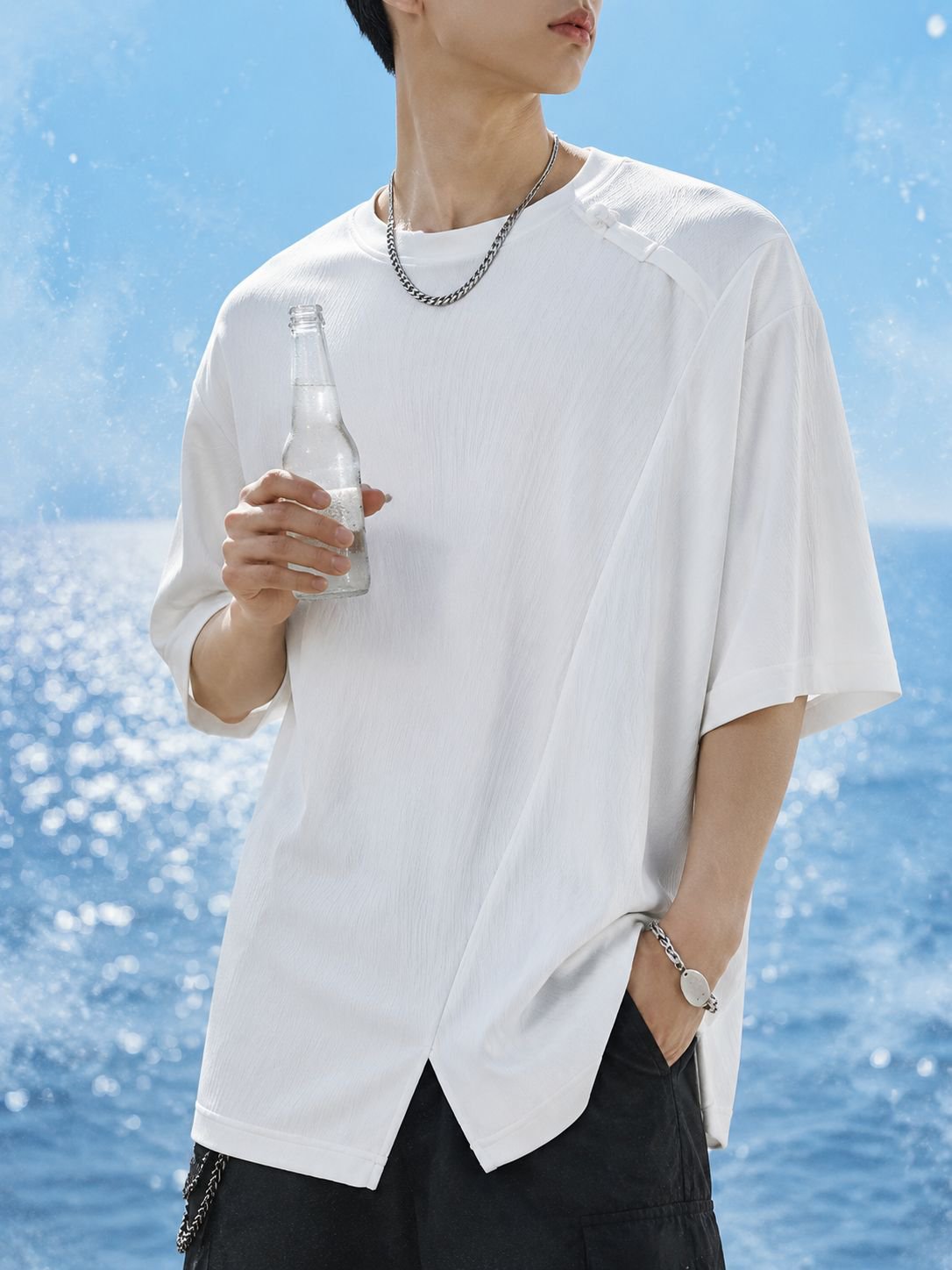 夏に最適なパッチワークデザインTシャツ着用イメージ