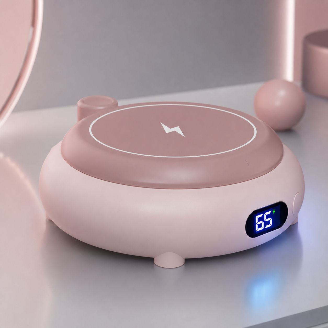 Moderner Smart Mug hält Getränke warm
