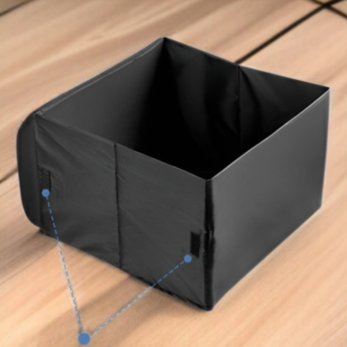 車内に設置した収納ボックスの様子