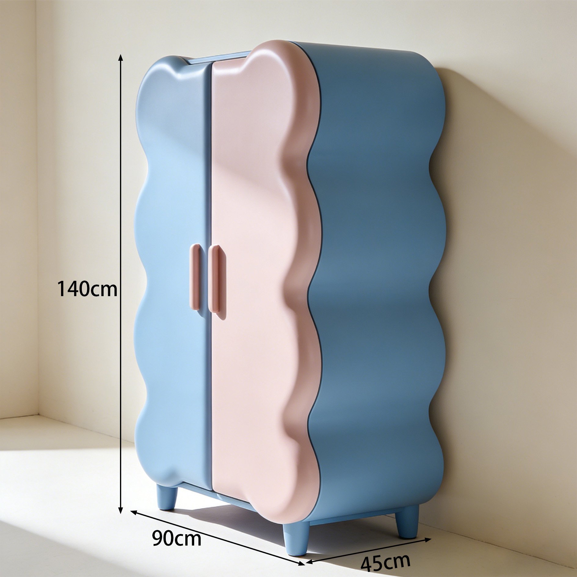 넉넉한 수납공간이 있는 옷장 내부