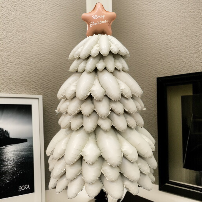 クリスマスツリー型バルーンのLEDライト点灯イメージ