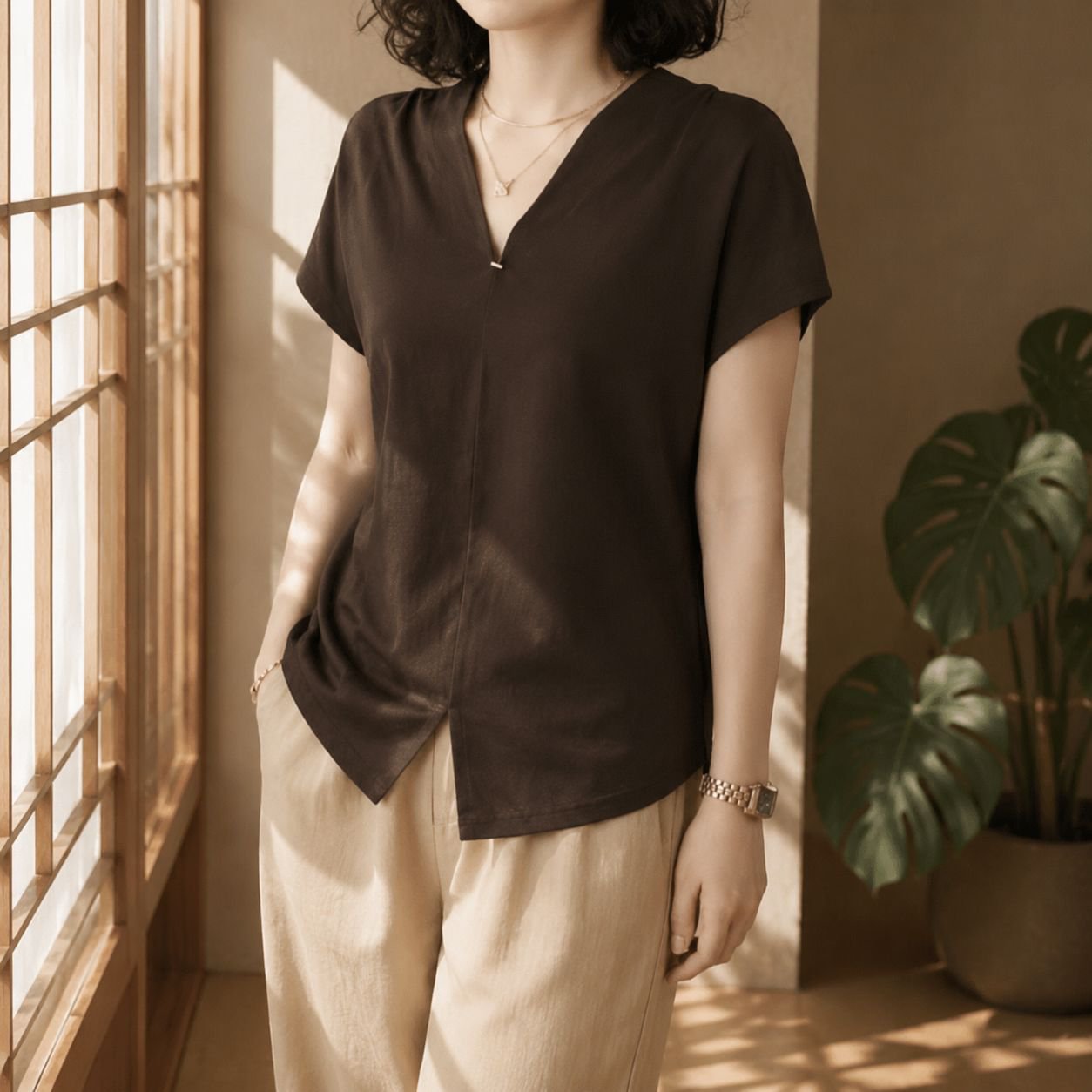 大きいサイズのスリムデザインレディース半袖Tシャツ正面画像