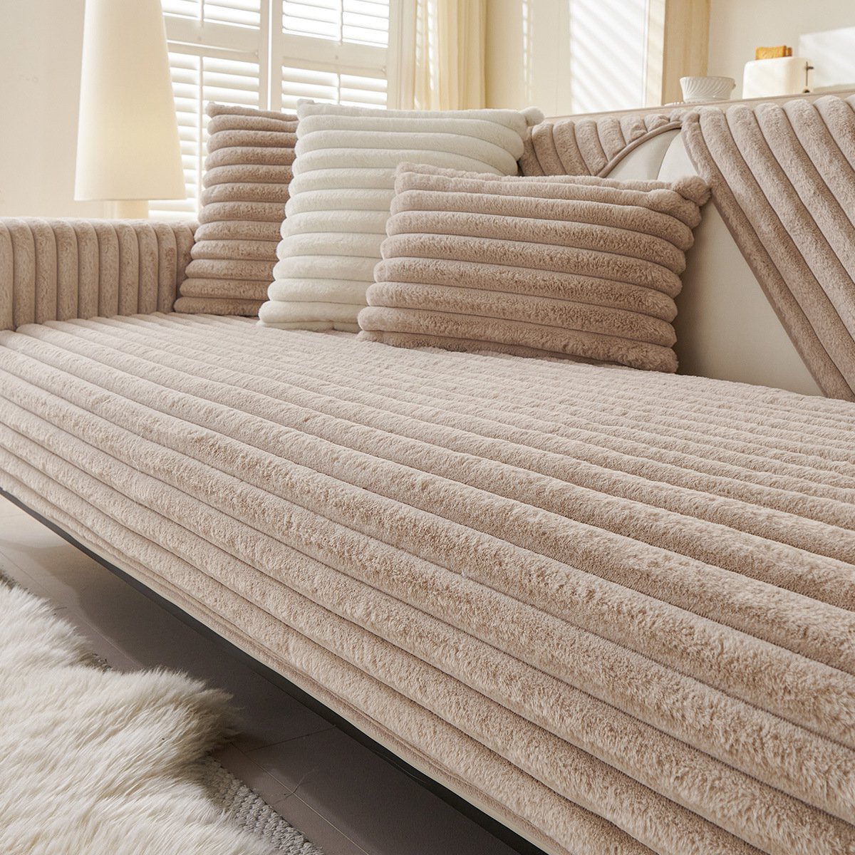 고급스러운 소파 쿠션, 가벼움과 먼지 없음