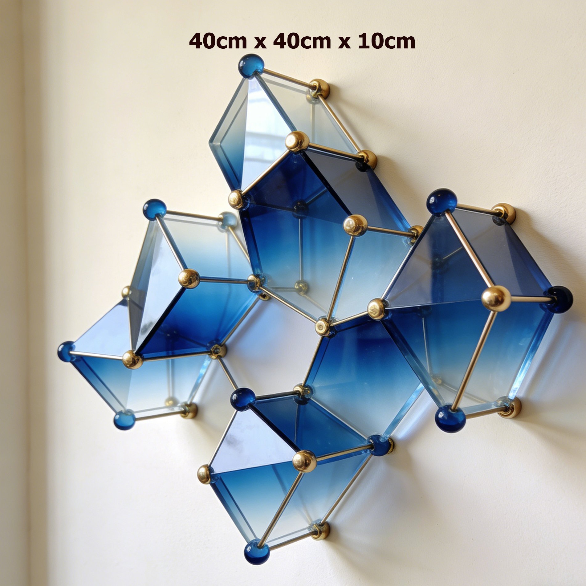 幾何学模様のディテールが美しい壁飾り