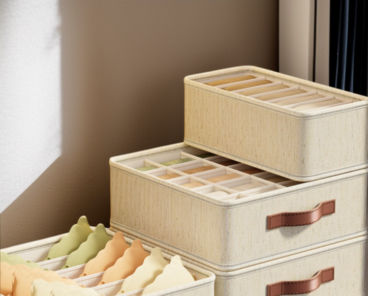 다양한 색상의 다기능 속옷 상자