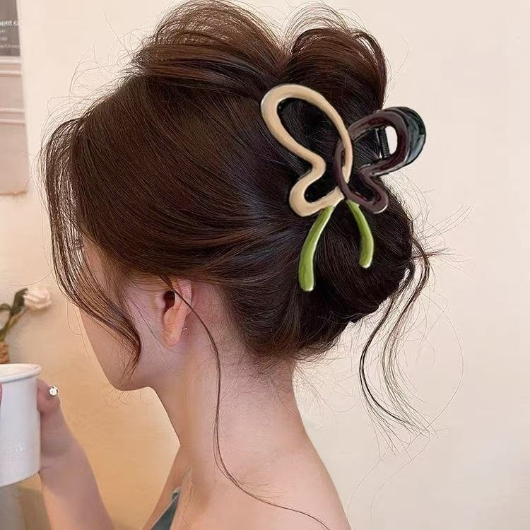 กิ๊บปากฉลามติดโบว์ลายจุดสีน้ำเงิน