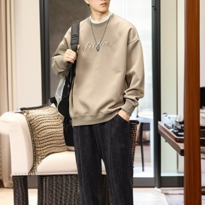 빈티지 감성의 남자 라운드 맨투맨 상의