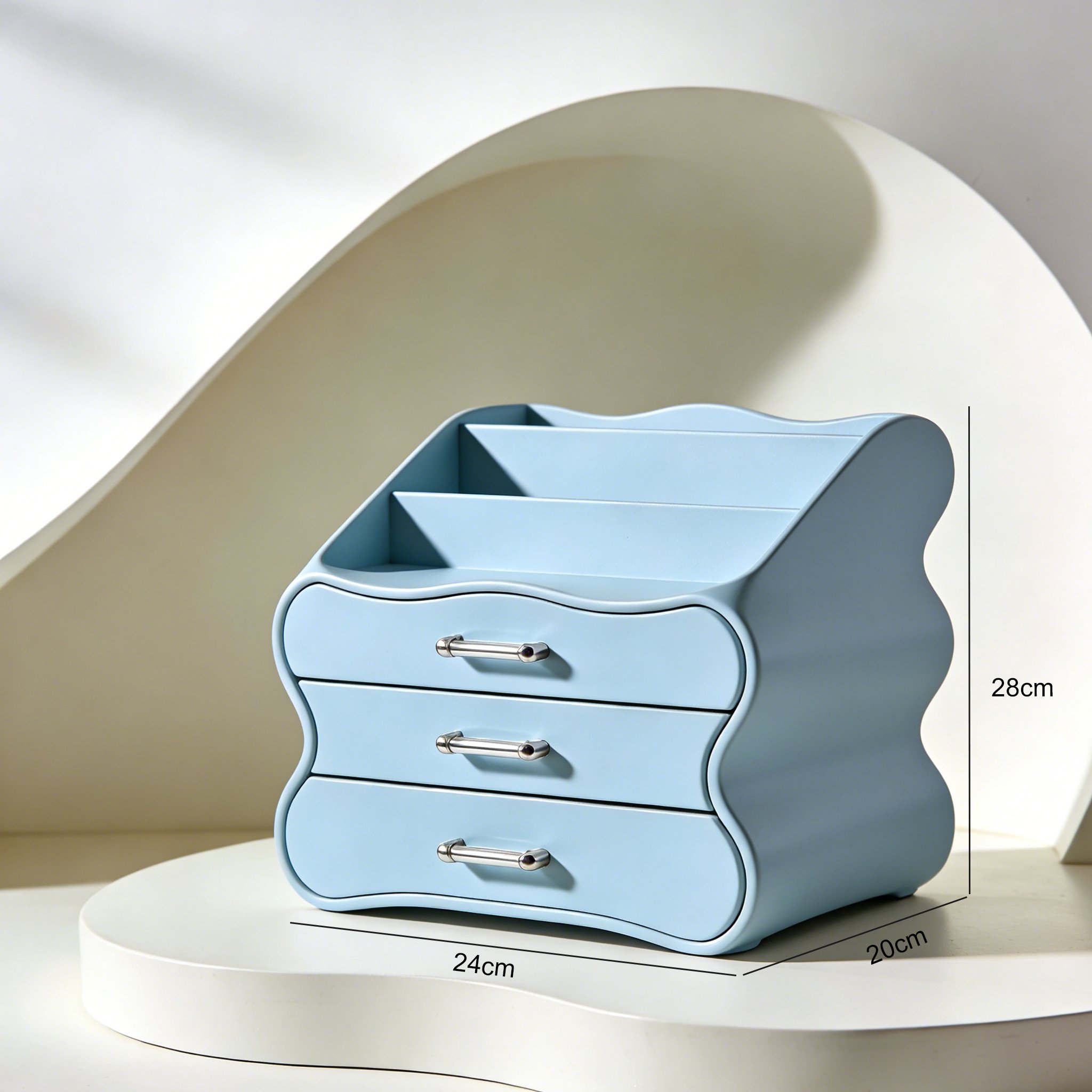 卓上に置いたコスメオーガナイザー