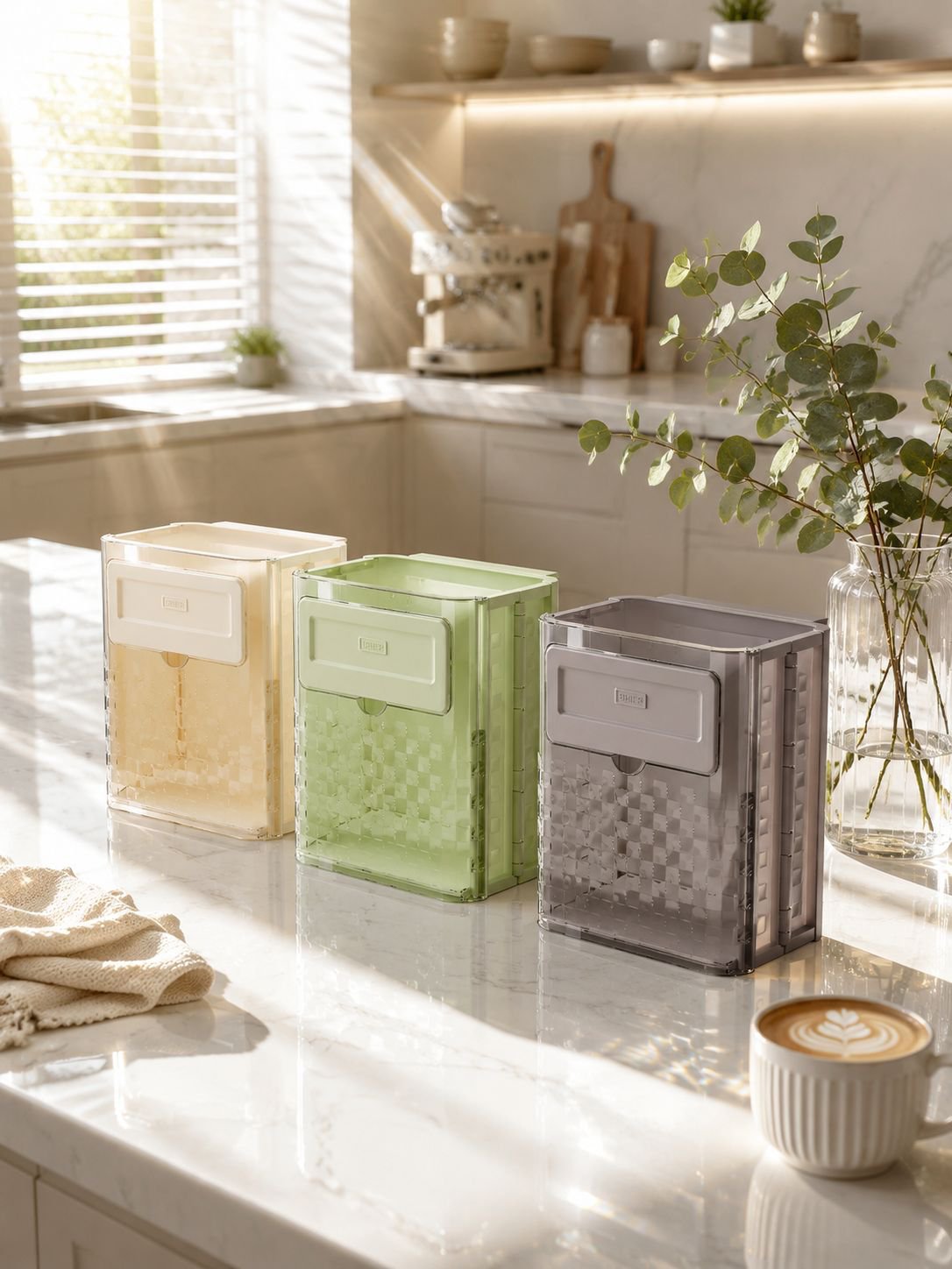 Easy to use kitchen trash can with foldable feature