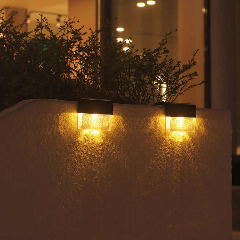 Outdoor Solar LED Fence Light Garden Villa Decorative Lamp