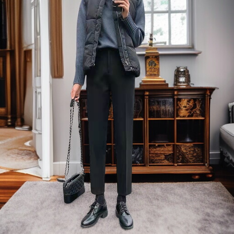 ツイード素材のストレートパンツ 着用イメージ