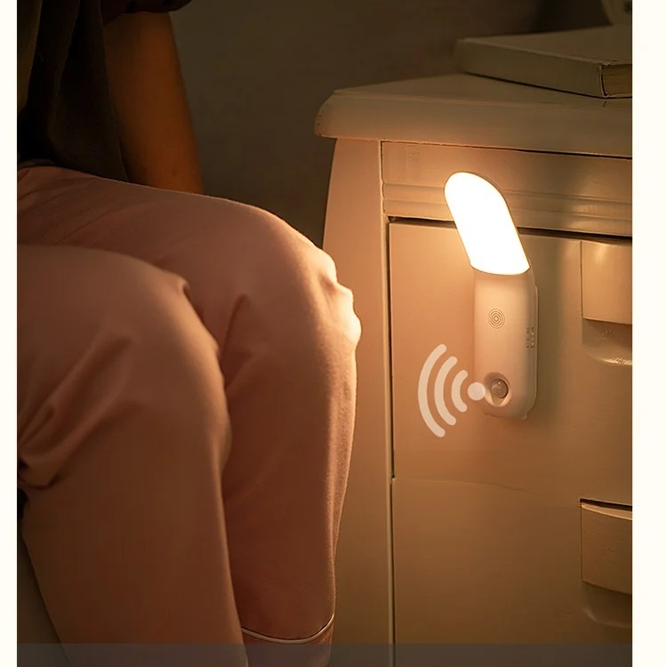 Luz nocturna LED activada por movimiento