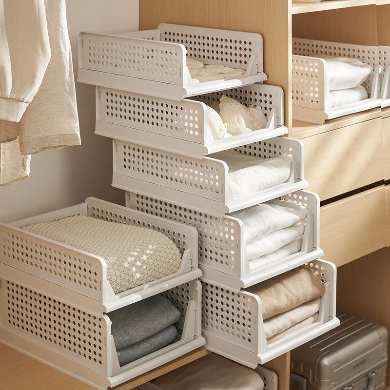 Caja de plástico para guardar ropa