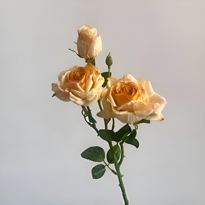 ヴィンテージの造花バラ