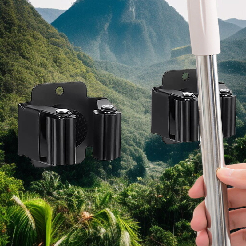 多機能モップクリップで掃除道具を整理