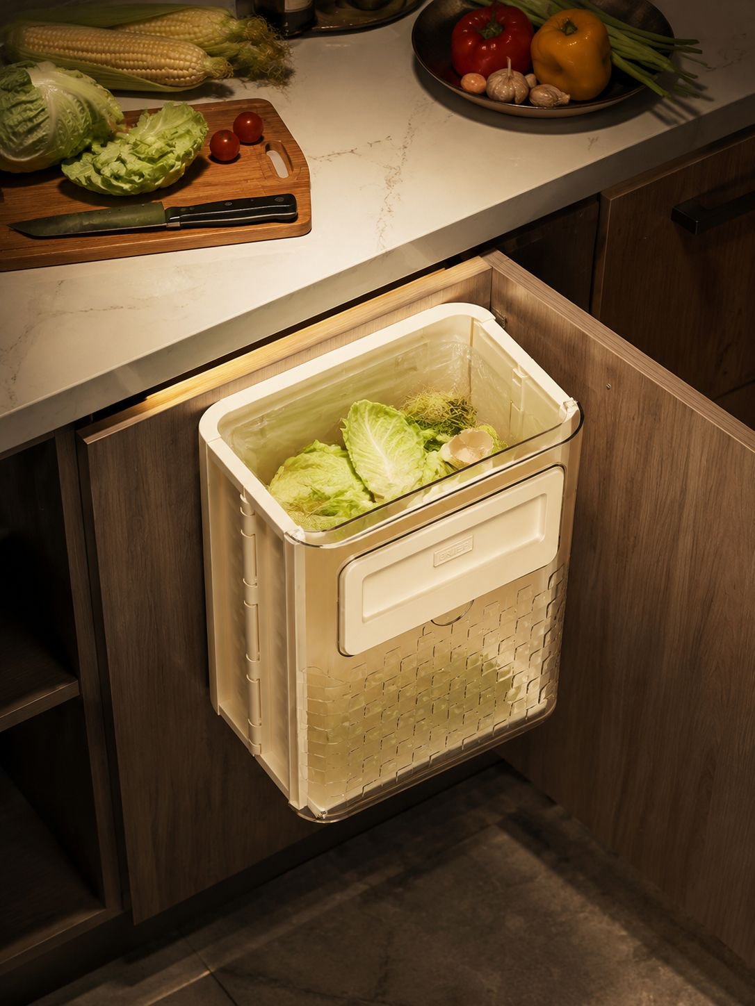 No-drill hanging trash bin for cabinet doors
